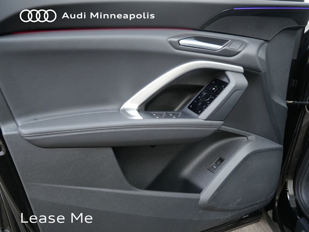 Thumbnail: 2025 Audi Q5 - 15