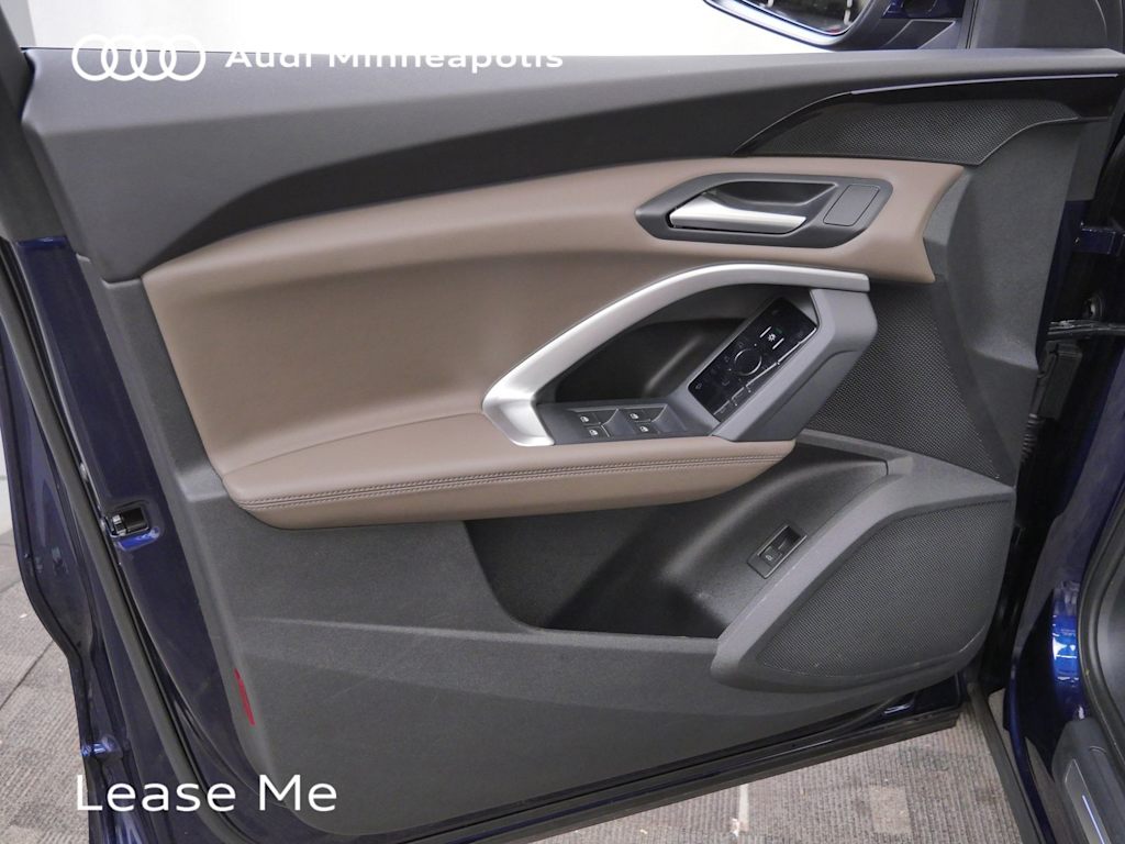 Thumbnail: 2025 Audi Q5 - 15