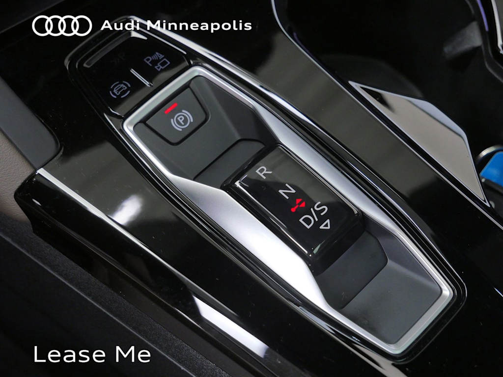 Thumbnail: 2025 Audi Q5 - 25