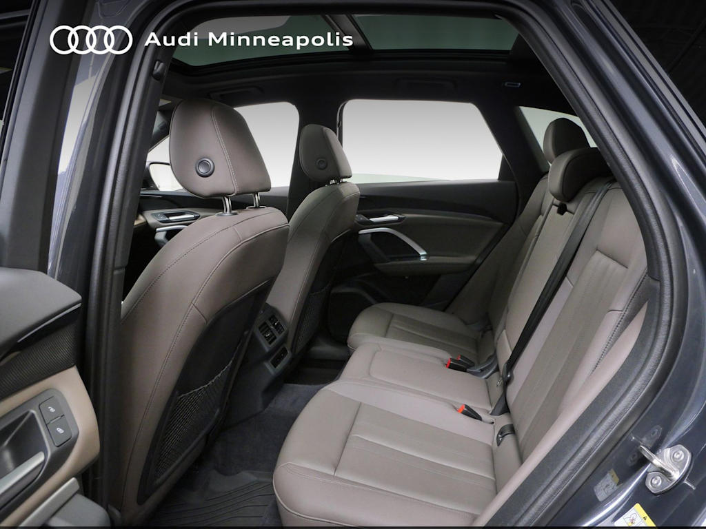 Thumbnail: 2025 Audi Q5 - 8