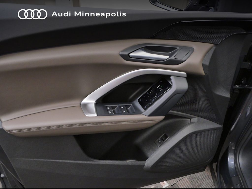 Thumbnail: 2025 Audi Q5 - 14