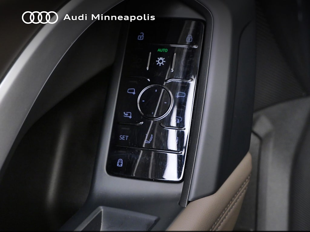 Thumbnail: 2025 Audi Q5 - 10