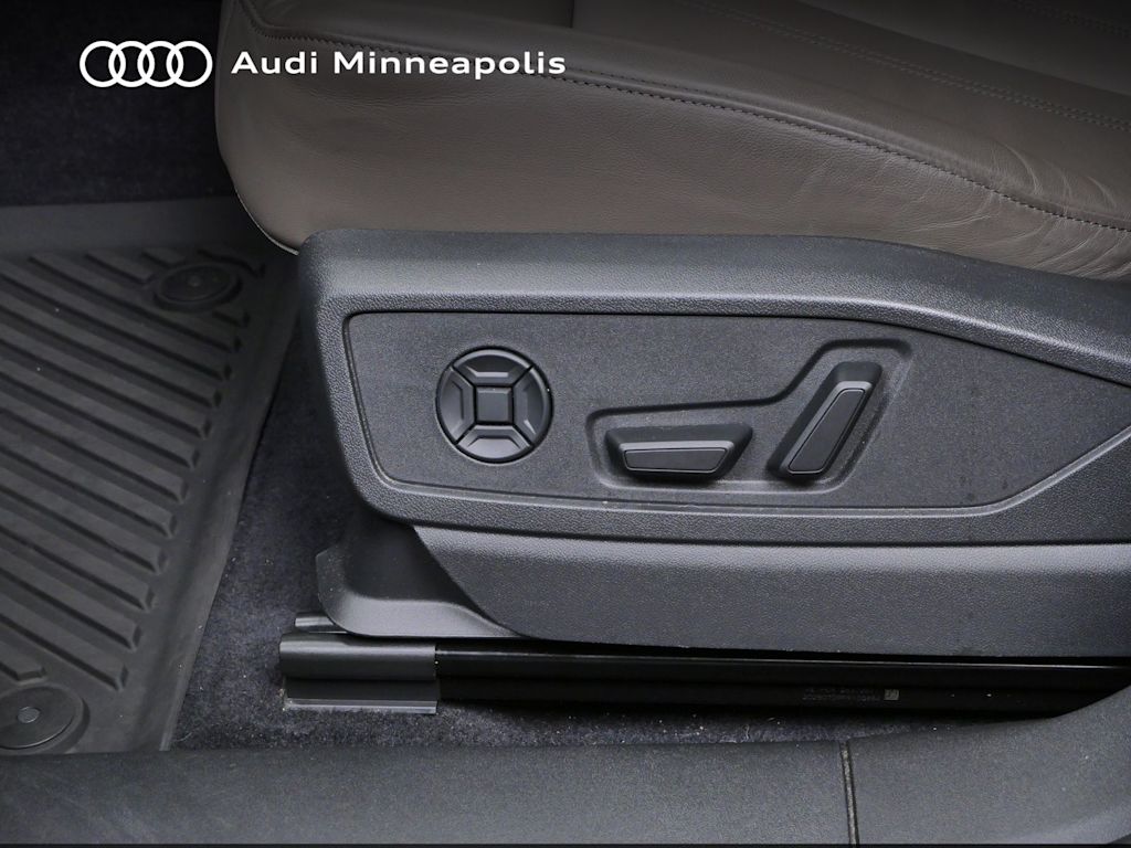 Thumbnail: 2025 Audi Q5 - 15