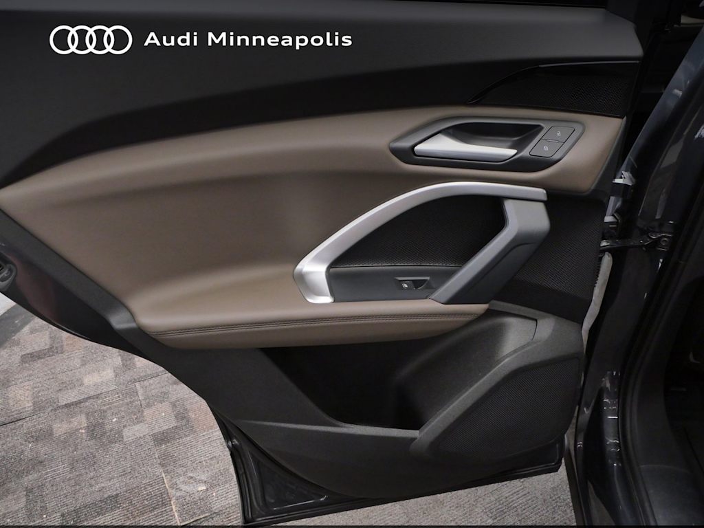 Thumbnail: 2025 Audi Q5 - 16