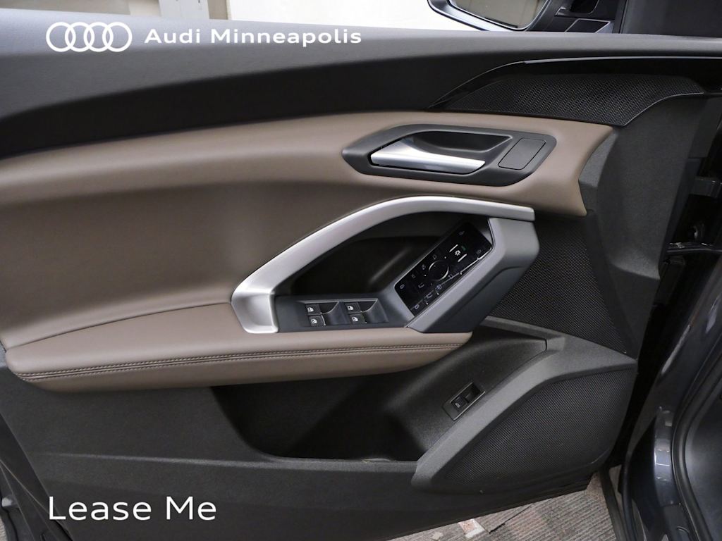 Thumbnail: 2025 Audi Q5 - 14