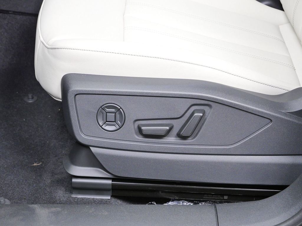Thumbnail: 2026 Audi Q5 - 13