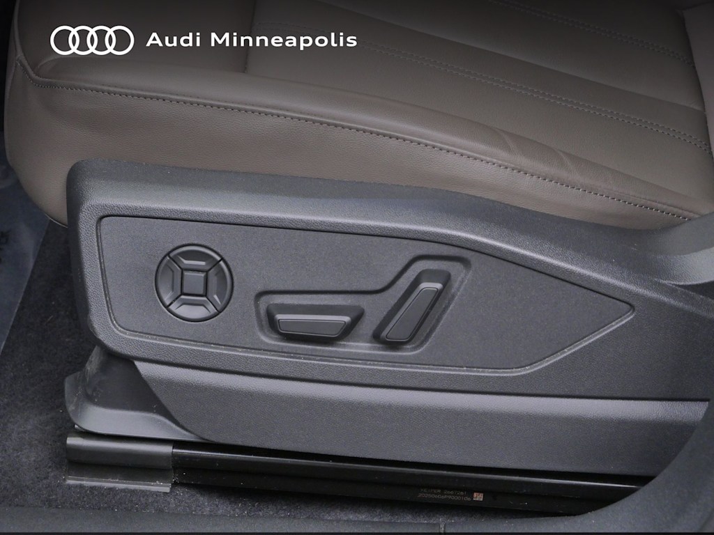 Thumbnail: 2025 Audi Q5 - 19