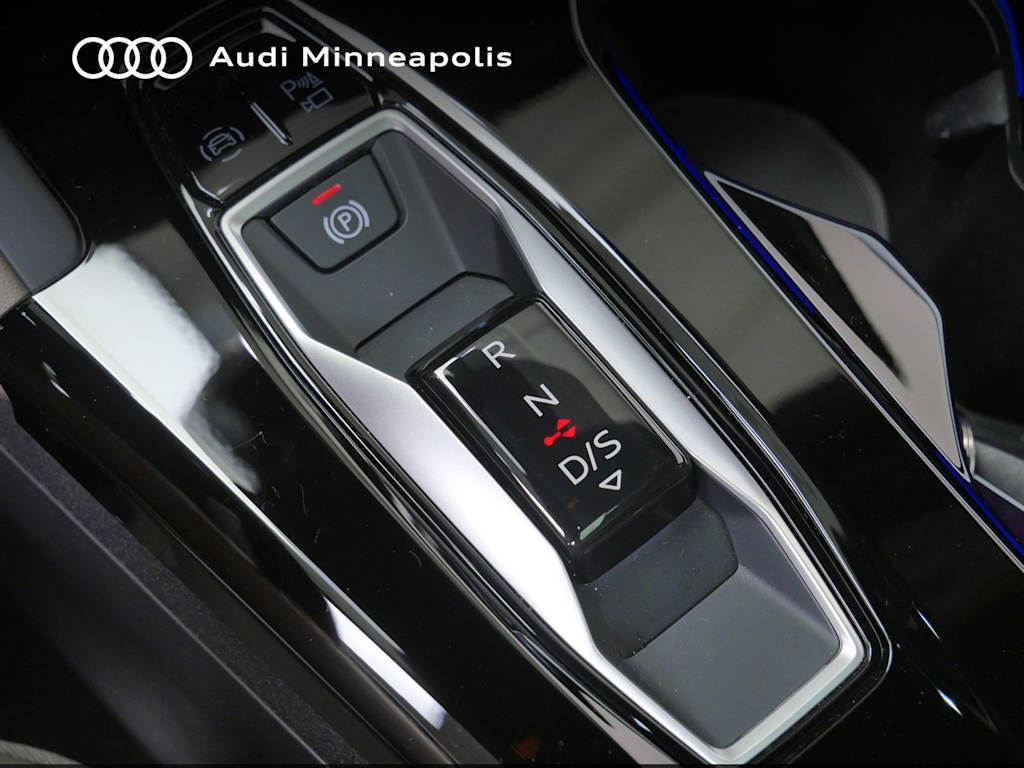 Thumbnail: 2025 Audi Q5 - 11