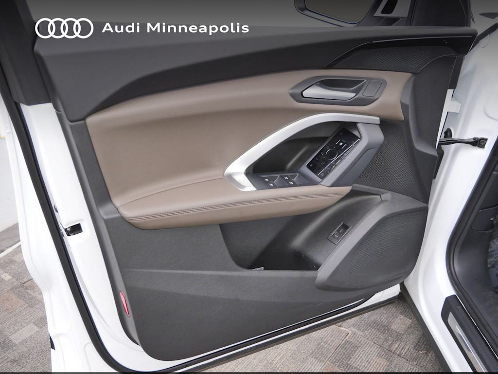 Thumbnail: 2025 Audi Q5 - 18