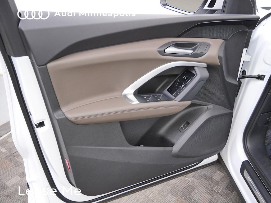Thumbnail: 2025 Audi Q5 - 17