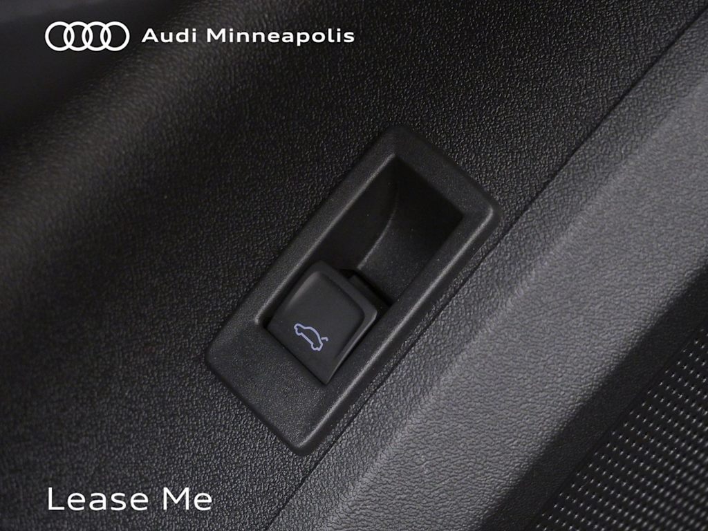 Thumbnail: 2025 Audi Q5 - 6