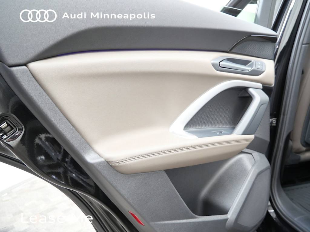 Thumbnail: 2025 Audi Q5 - 16