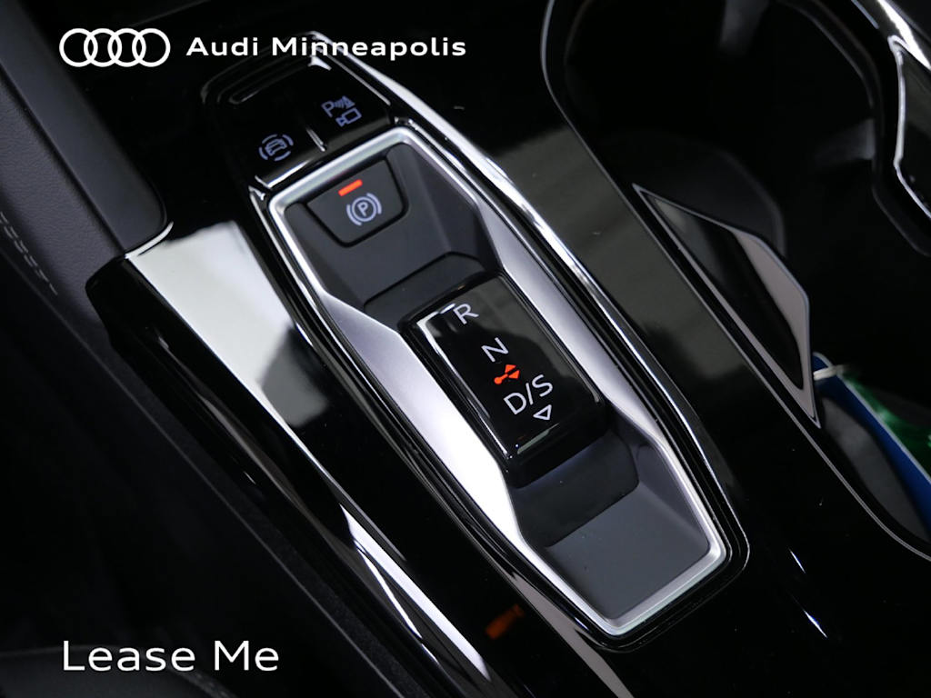 Thumbnail: 2025 Audi Q5 - 10