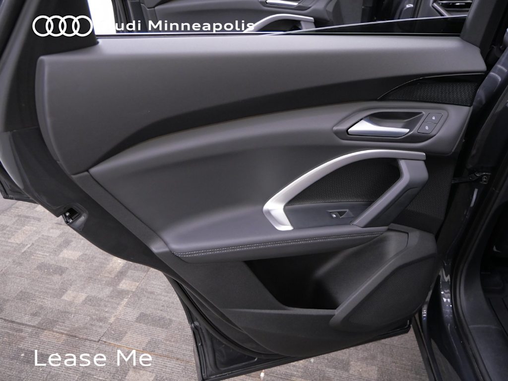 Thumbnail: 2025 Audi Q5 - 17