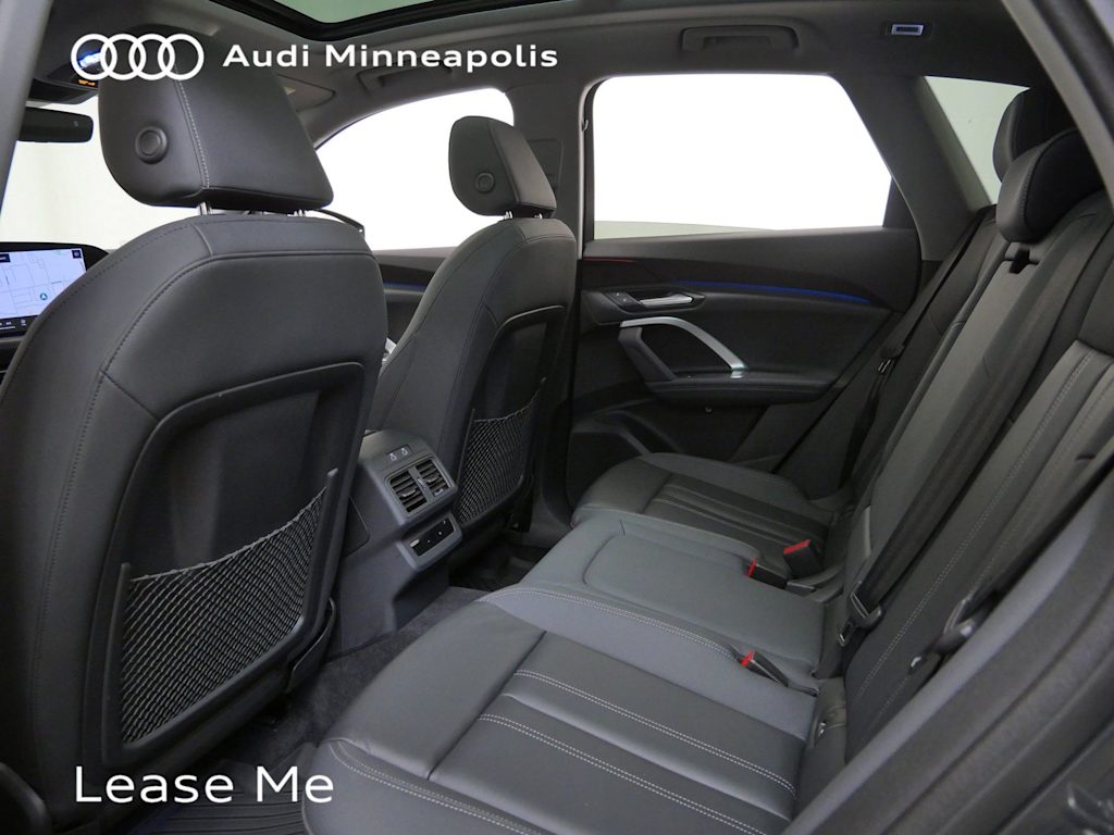 Thumbnail: 2025 Audi Q5 - 9