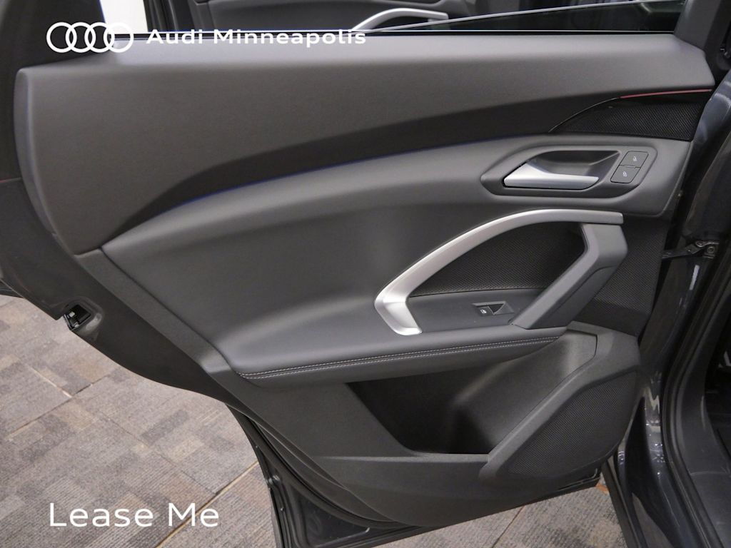 Thumbnail: 2025 Audi Q5 - 17