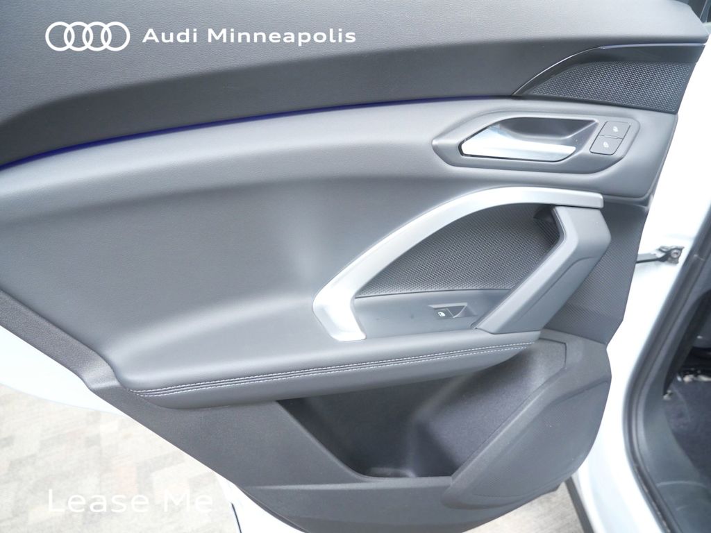 Thumbnail: 2025 Audi Q5 - 21