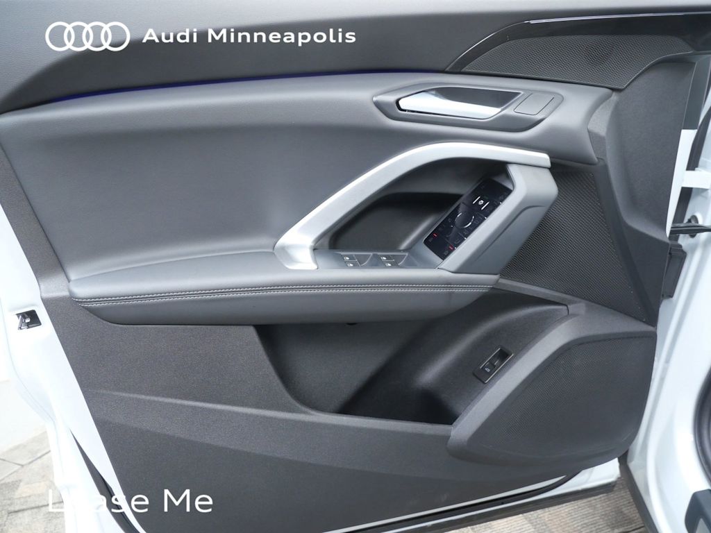 Thumbnail: 2025 Audi Q5 - 19