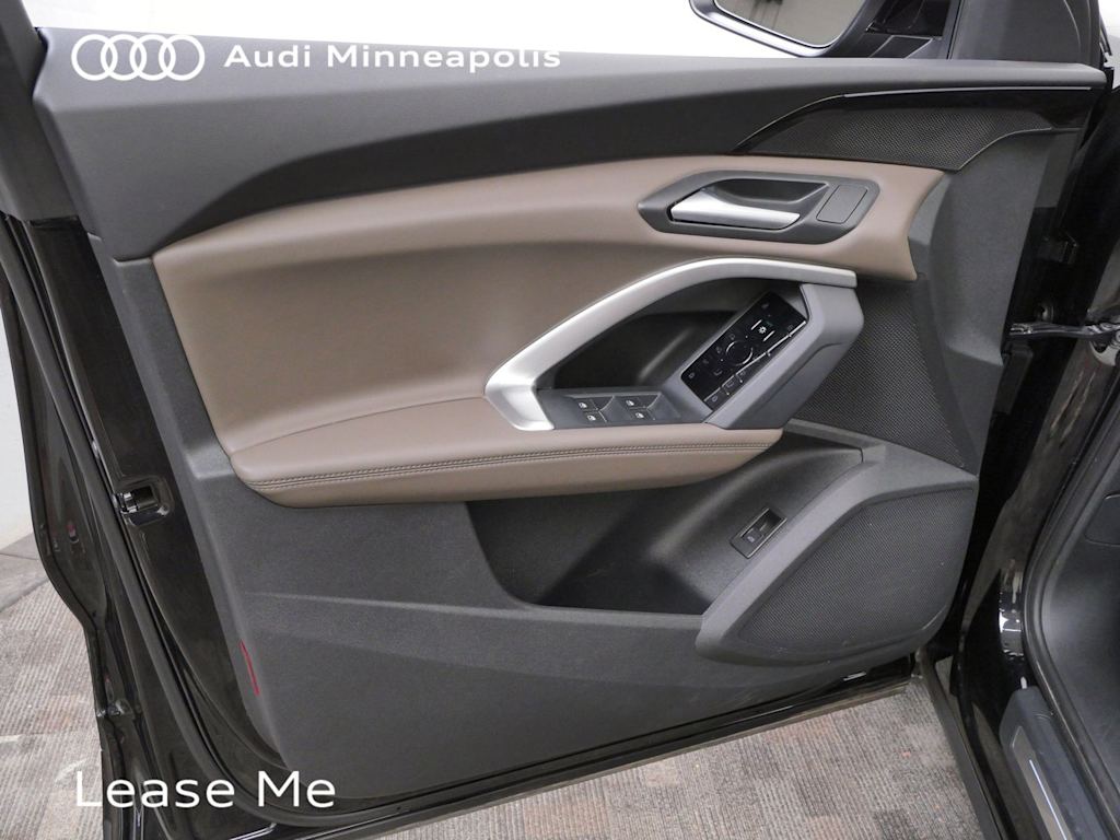 Thumbnail: 2025 Audi Q5 - 16