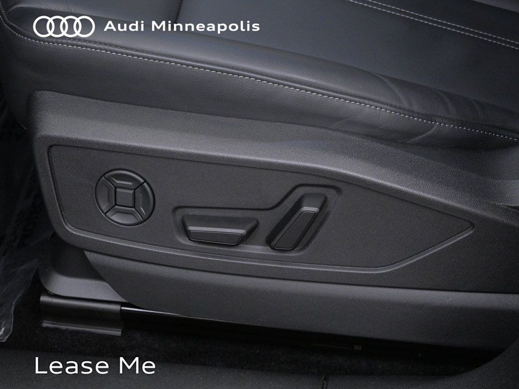 Thumbnail: 2025 Audi Q5 - 17