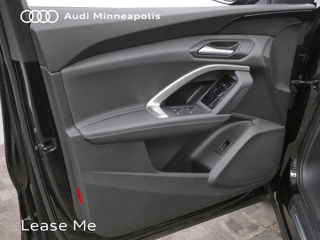 Thumbnail: 2025 Audi Q5 - 17