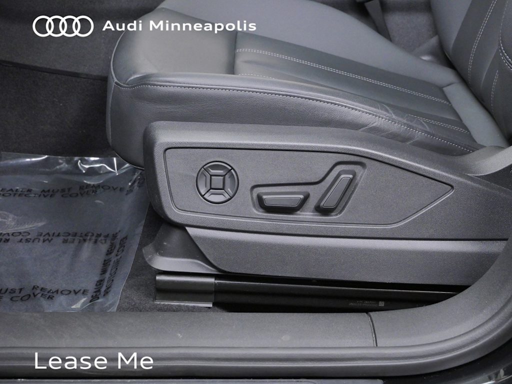 Thumbnail: 2025 Audi Q5 - 18