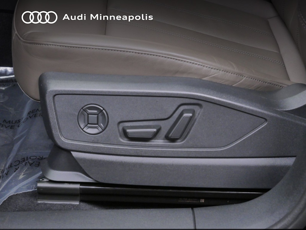 Thumbnail: 2025 Audi Q5 - 17