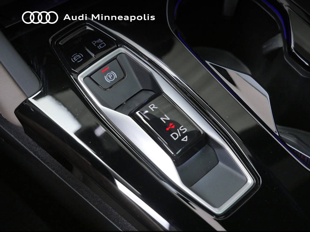 Thumbnail: 2025 Audi Q5 - 11