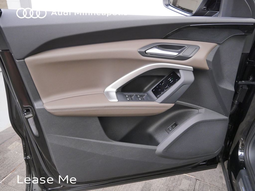 Thumbnail: 2025 Audi Q5 - 16