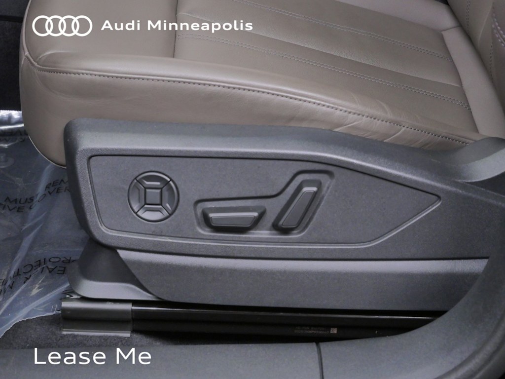 Thumbnail: 2025 Audi Q5 - 17