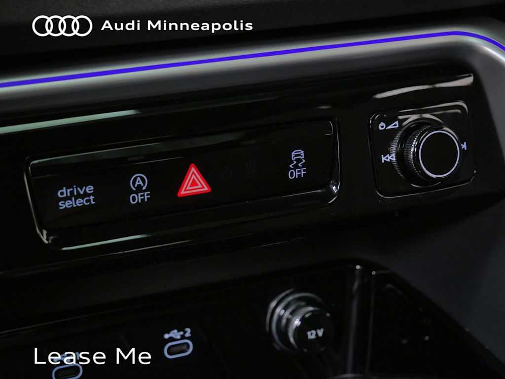 Thumbnail: 2025 Audi Q5 - 25