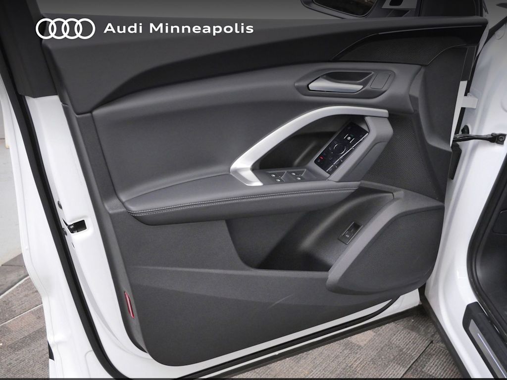 Thumbnail: 2025 Audi Q5 - 17