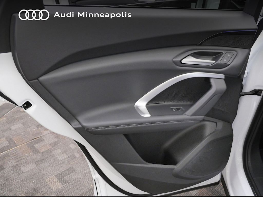 Thumbnail: 2025 Audi Q5 - 19