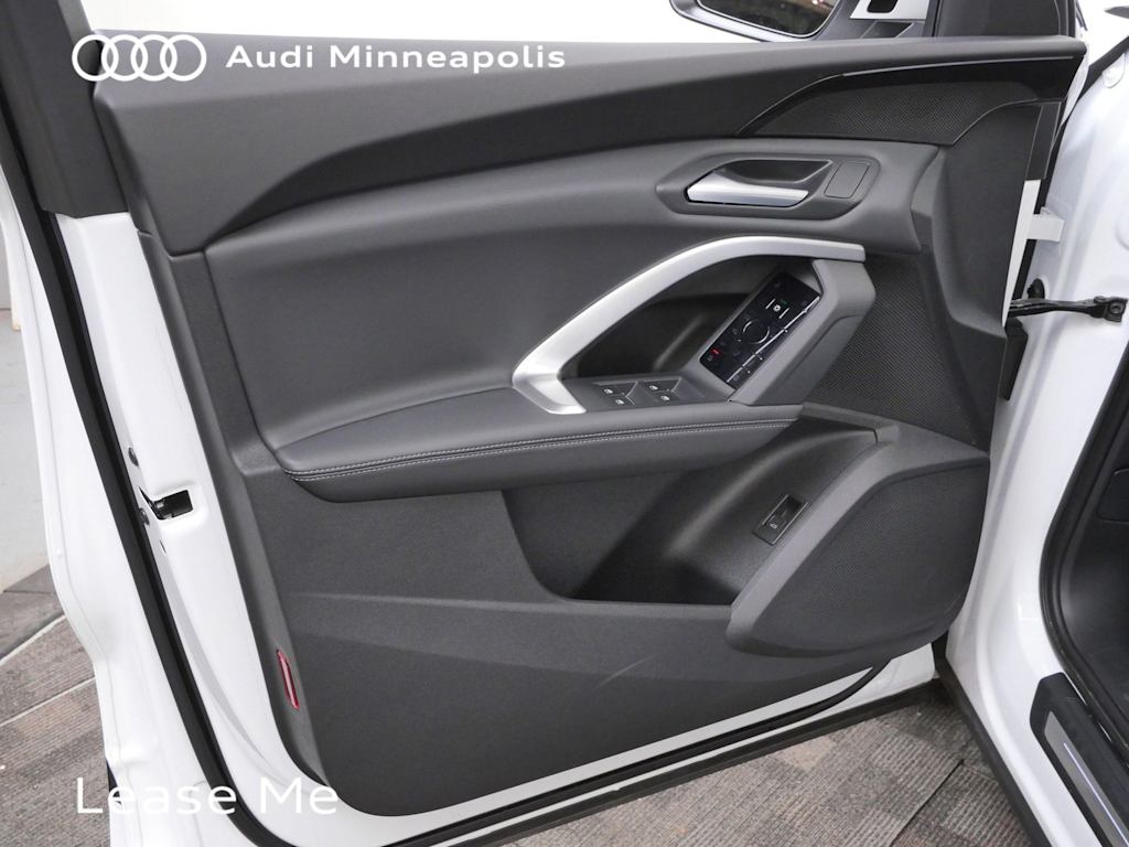 Thumbnail: 2025 Audi Q5 - 17