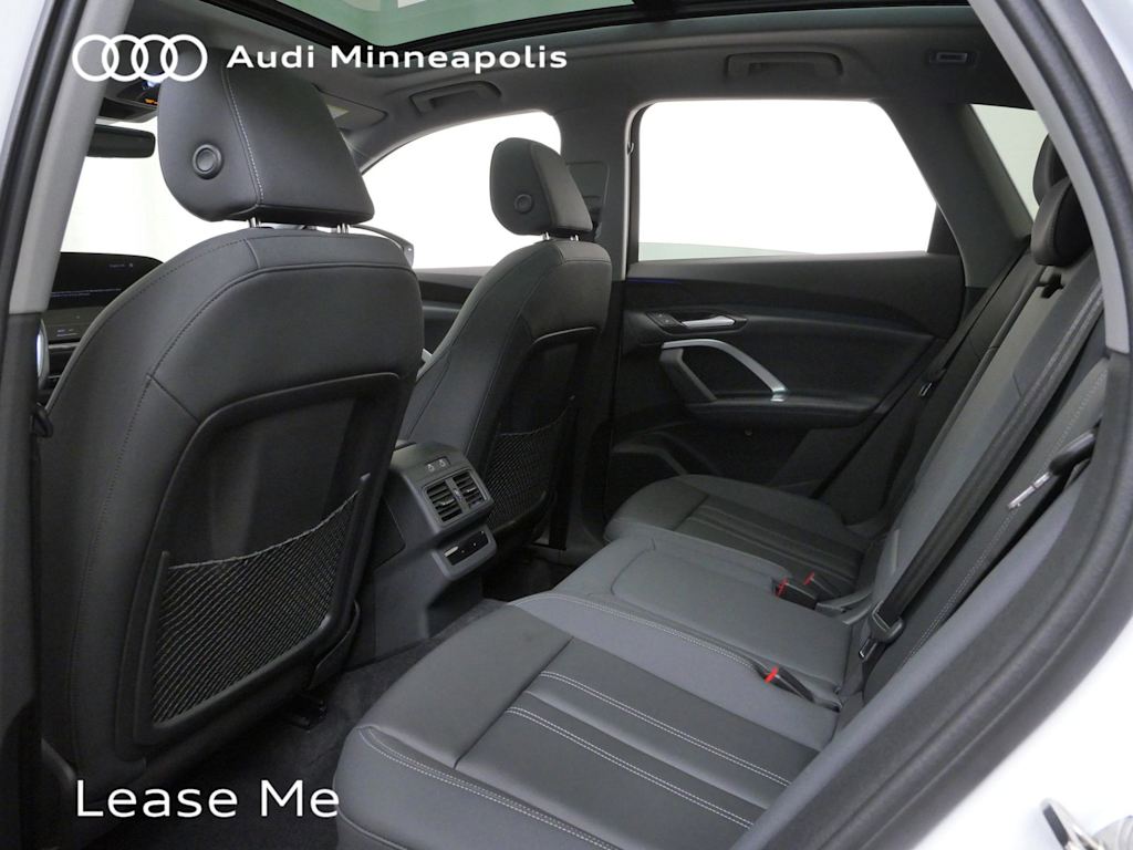 Thumbnail: 2025 Audi Q5 - 9