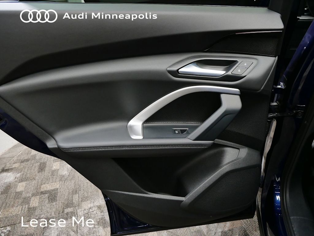 Thumbnail: 2025 Audi Q5 - 16