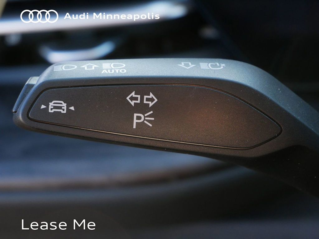 Thumbnail: 2025 Audi Q5 - 9