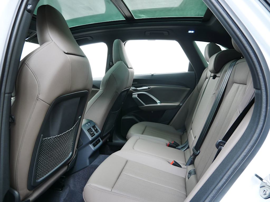 Thumbnail: 2025 Audi Q5 - 8