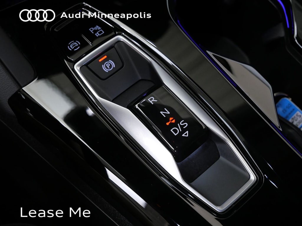 Thumbnail: 2025 Audi Q5 - 10