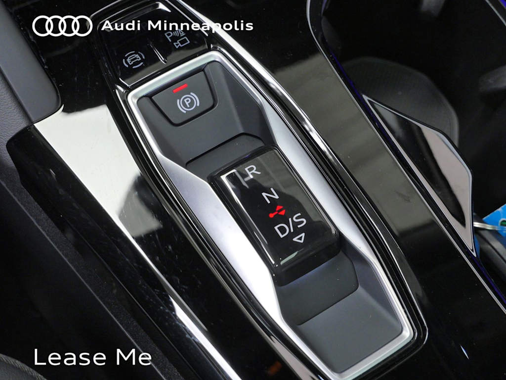 Thumbnail: 2025 Audi Q5 - 10