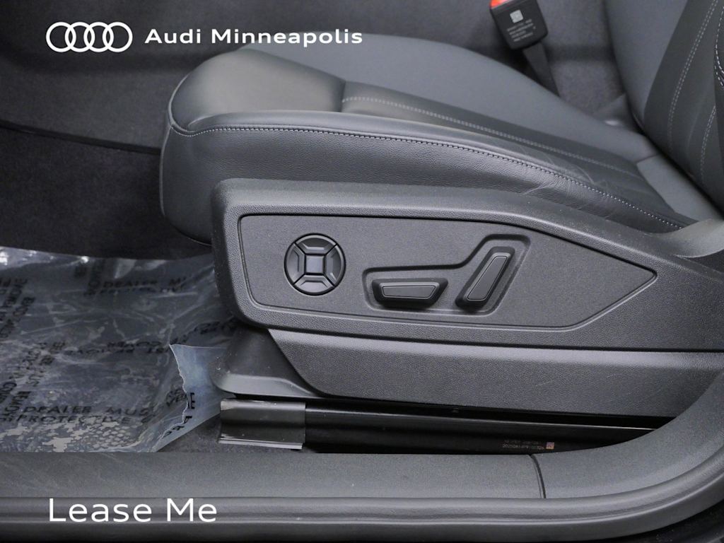 Thumbnail: 2025 Audi Q5 - 17