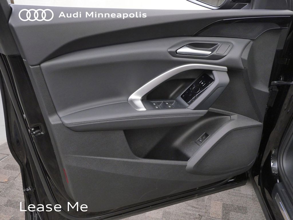 Thumbnail: 2025 Audi Q5 - 16