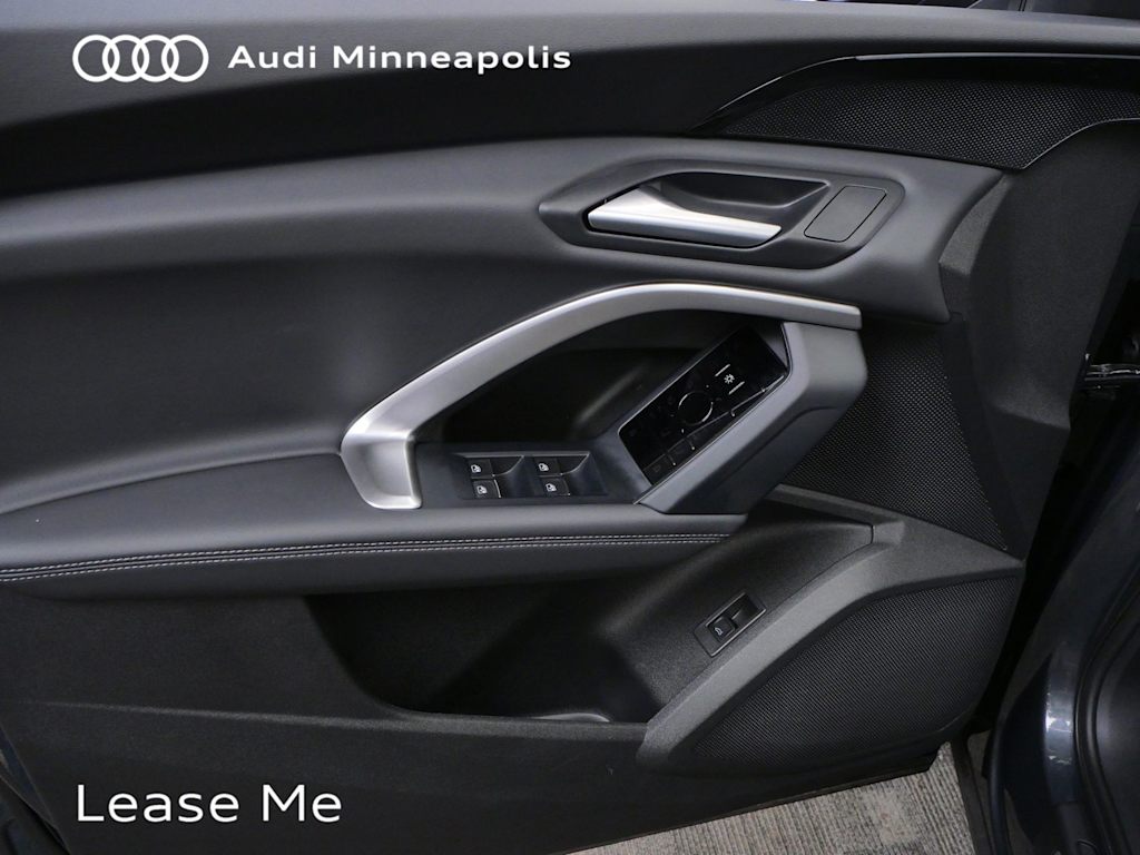 Thumbnail: 2025 Audi Q5 - 15