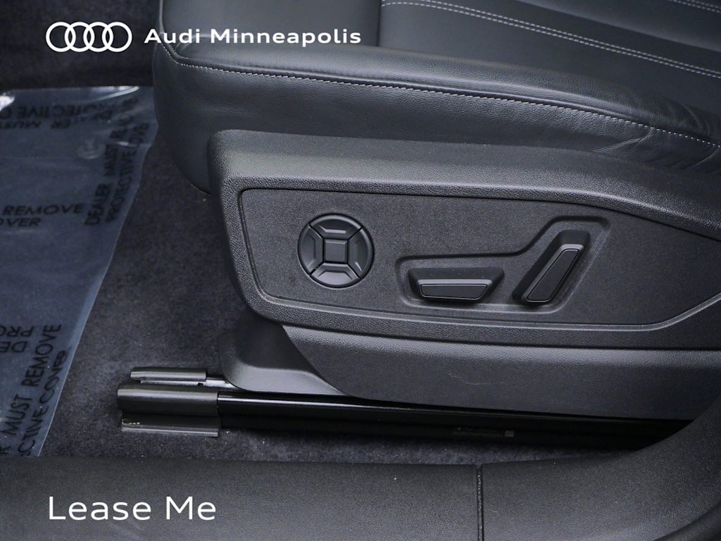 Thumbnail: 2025 Audi Q5 - 16