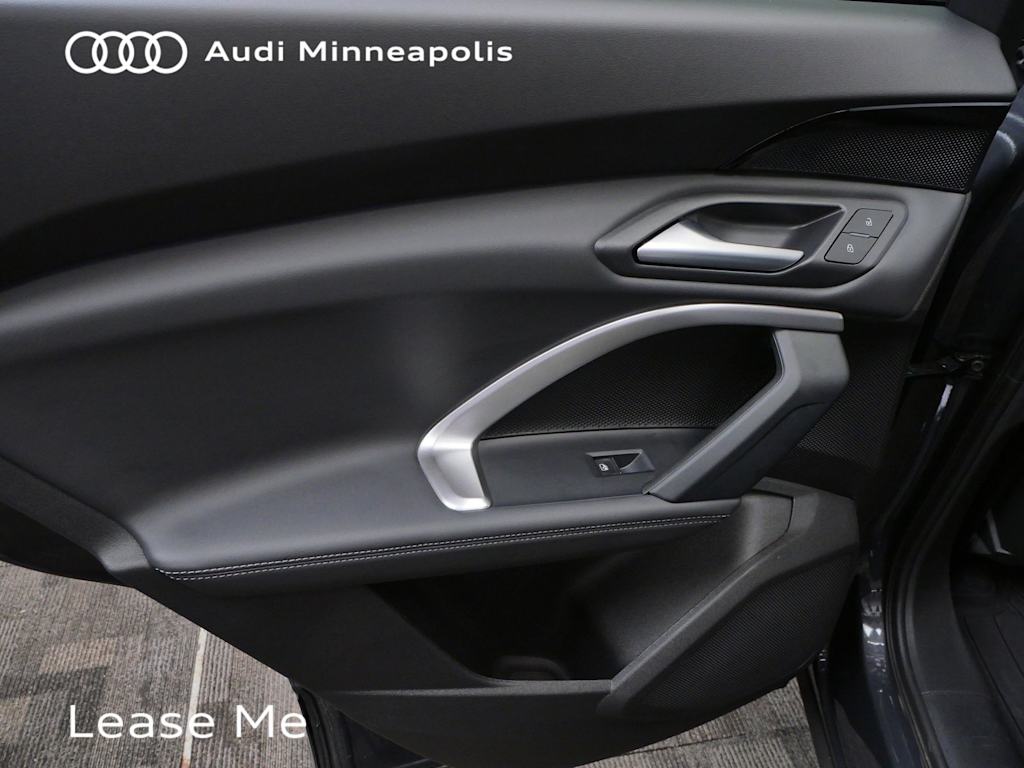 Thumbnail: 2025 Audi Q5 - 17