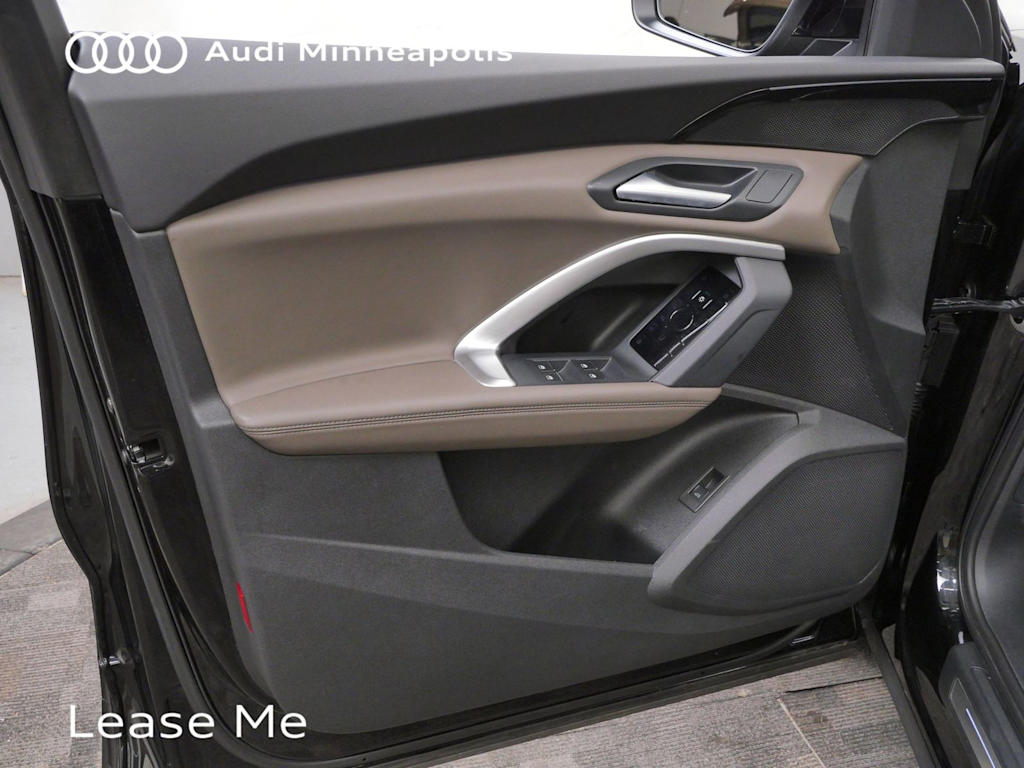 Thumbnail: 2025 Audi Q5 - 16