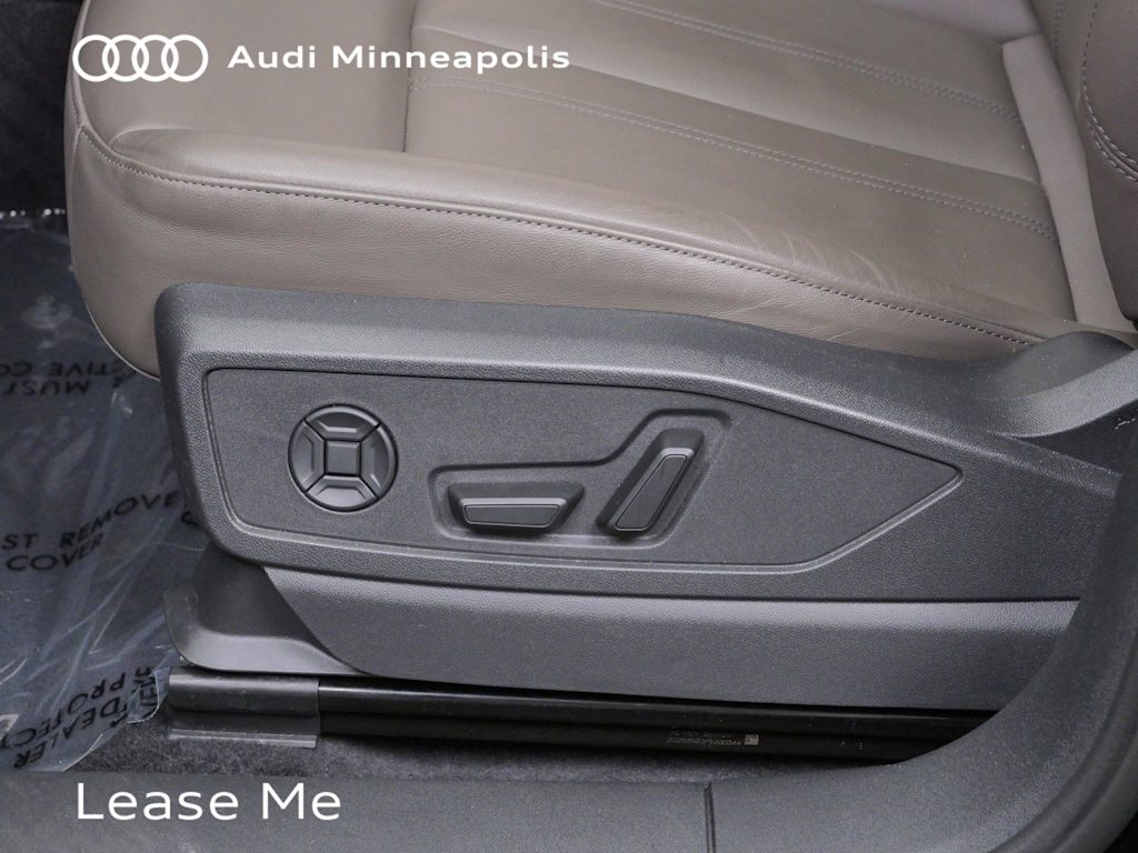 Thumbnail: 2025 Audi Q5 - 17