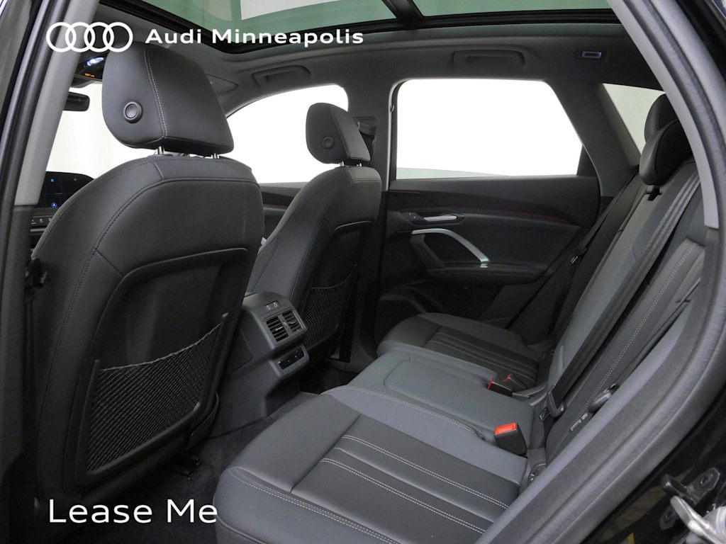 Thumbnail: 2025 Audi Q5 - 8