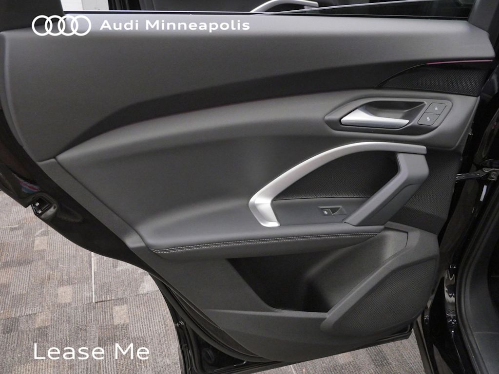 Thumbnail: 2025 Audi Q5 - 18