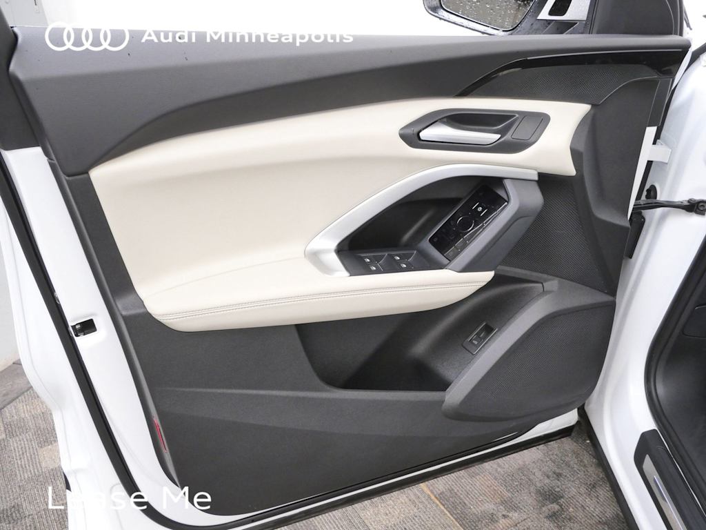 Thumbnail: 2025 Audi Q5 - 17